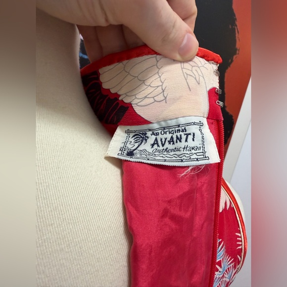 100% silk crane cheongsam by Avanti Authentic Hawaii - Picture 9 of 11